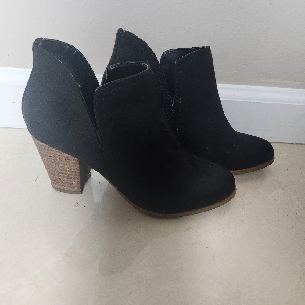Black suede boots